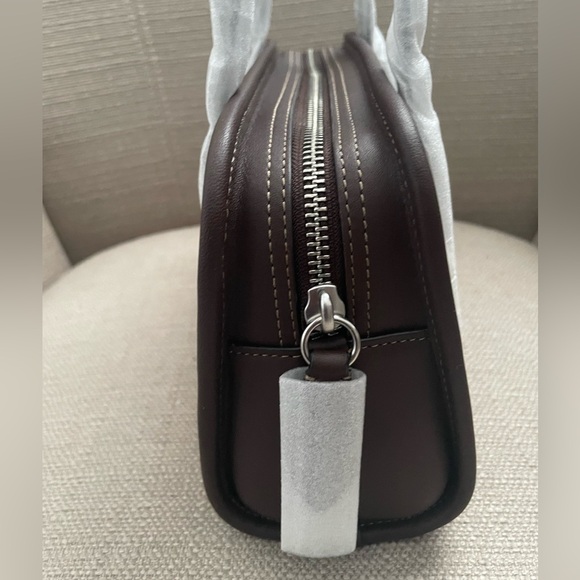 Coach Swing Zip Bag in colour silver/maple NWT - Picture 11 of 15